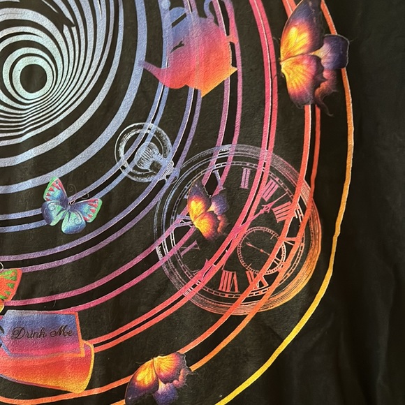 NWOT DISNEY Alice in Wonderland t- shirt - shirt sleeves - brilliant colors - Picture 6 of 8